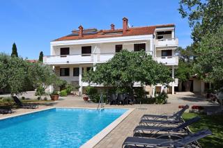 Family-friendly apartments with swimming pools Novalja, Pag - 213 - Novalja - 9