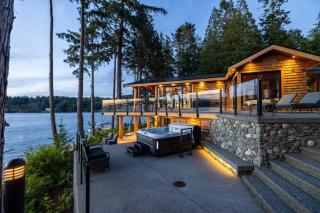 Kingfisher Manor - Sooke - 0