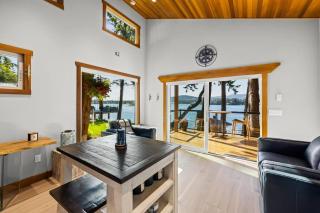 Kingfisher Manor - Sooke - 2