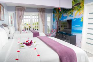 Lavender Moon Villas - - 0