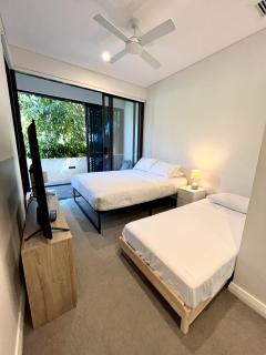 Great located unit/Private Balcony, Pool,Gym,Parking - 8