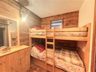 Appartement rénové avec balcon, au pied des pistes, piscine chauffée, proche télésiège et commerces - FR-1-267-258 - Villarembert - 2