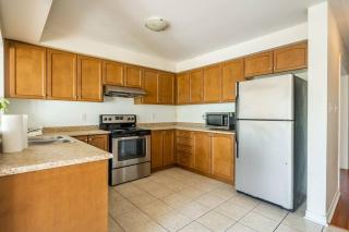 Beautiful Townhouse In Toronto - 7