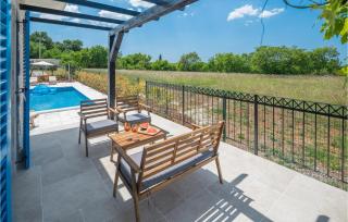 Cozy Home In Pifari With Wifi - 3