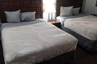 Hotel 2 Queen Beds Hotel Room 133 Booking - Stillwater - 3