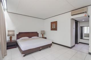 Istana Hotel Bandung Mitra RedDoorz - Bandung - 1