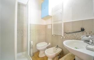 2 Bedroom Lovely Home In Tribogna - 6