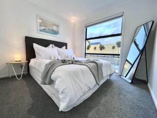 Brand New & Ready for You! By KOSH BNB - Hamilton - 9