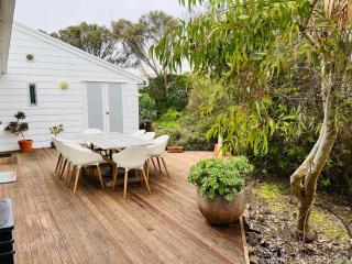 The WardRobe Pet Friendly Vintage Vibes at The Seaside - Robe - 5