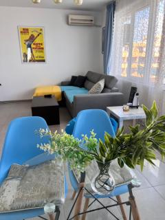 Orange Apartments - 2
