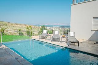 וילה ג'נסיס - וילה מהממת למשפחות עם בריכה פרטית מחוממת ליד הכנרת - 0