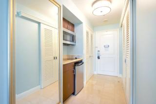 Charming 5 Star Condo Unit Situated at Ritz Carlton-Key Biscayne - 1