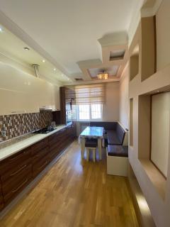 Viva 3 room apartment with jacuzzi two kilometers from the center - Baku - 3