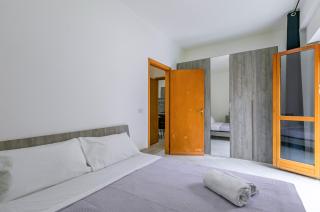 Villa Malfitano and Lolli Station Apt with Terrace - Palermo - 2