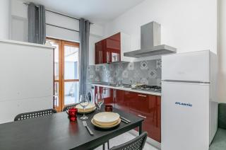 Villa Malfitano and Lolli Station Apt with Terrace - Palermo - 0