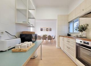 Palm Street Apartment - 1