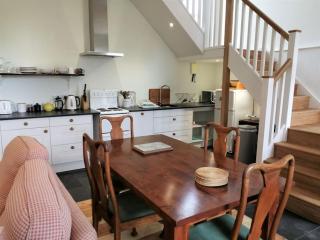 Gamekeeper's Cottage within historic Tregrehan Garden - Par - 0