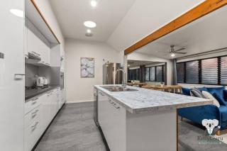 KozyGuru | Spring Hill | 2 Bed 2.5 Bath - 5