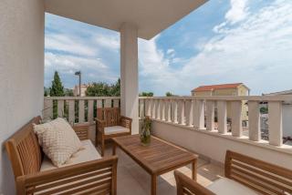 Modern apartment Sinisa, with terrace - Trogir - 9
