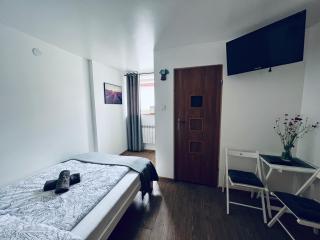 Noclegi Przystanek Bieszczady w Centrum - Ustrzyki Dolne - 8