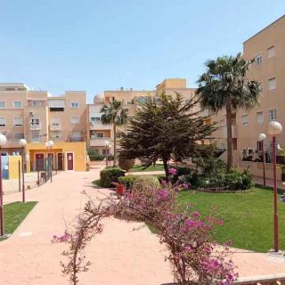Apartamento Zona Playa En Roquetas Cerca de Bares Restaurantes y Centro Comercial - 9