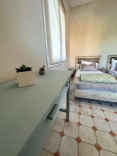 Olive tree the master bed and balcony apartment - 1