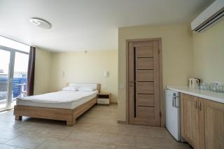 Weekend Family Hotel - Karolino-Buhaz - 3