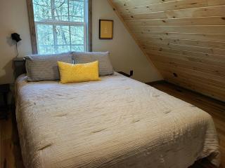 Laurel Haven a Modern Cabin Retreat near Gatlinburg - Cosby - 1