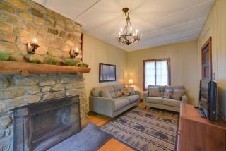 Beach and Kayaks Waterfront Cabin on Lake Pleasant! - Lake Pleasant - 8