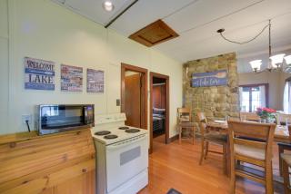 Beach and Kayaks Waterfront Cabin on Lake Pleasant! - Lake Pleasant - 2