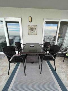 Ocean House 1806 - 2
