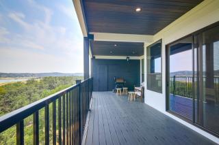 Lago Vista Condo with Game Room, Deck and Water Views! - Lago Vista - 0