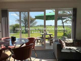 VALLEY VIEW self-catering coastal bungalow in rural West Wight - Freshwater - 9