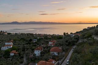 Μariza's escape - Afissos - 1