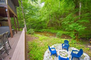 Creekside Getaway - Young Harris - 1