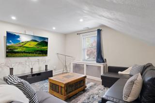 Spacious Home King Beds Gym Deck Games Parking AC - 2