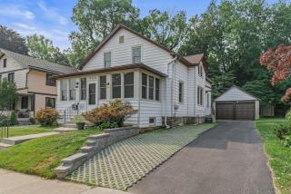 Spacious Home King Beds Gym Deck Games Parking AC - 1