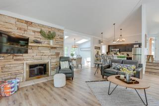 Spacious Decks & Dock: Margaritaville Home! - Osage Beach - 3