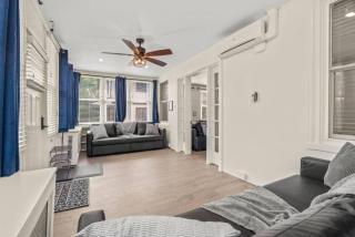 King Bed Gym Parking AC Train - 4