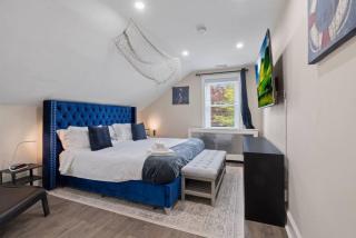 5 Star Penthouse King Deck AC Train - - 7