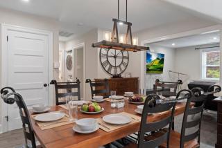 5 Star Penthouse King Deck AC Train - 3