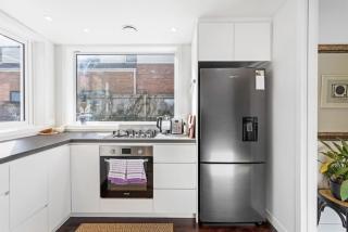 Renovated Character Central Home - WiFi & Netflix - Auckland - 8