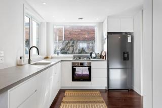 Renovated Character Central Home - WiFi & Netflix - Auckland - 2
