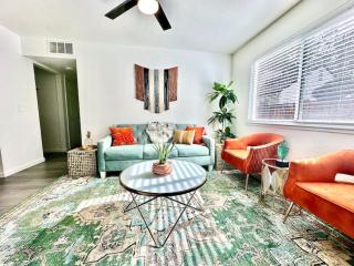 First floor gated, central and remodeled apartment - Sacramento - 0