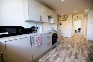 2 bedrooms -parking-very spacious-wifi - Londra - 5