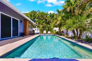 Beach Bliss 10 Mins to Waves, 3BR Oasis with Pool - Fort Lauderdale - 0