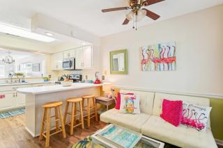 Breezy PCB Vacation Rental with Lanai, Walk to Ocean - Panama City Beach - 2