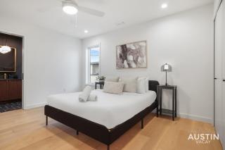 Walk to Soco Lounge Poolside at Modern Cool Spot - 7