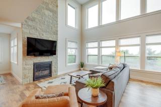 Hot Tub and Deck at Red Lodge Retreat - 7