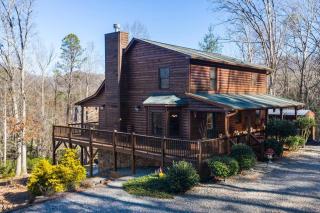 3-Story Private Cabin with Hot Tub and Fire Pit - Hiawassee - 9
